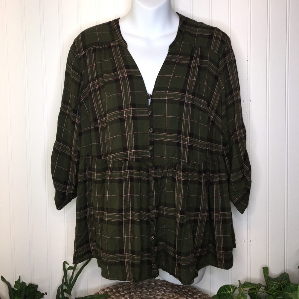 Women’s long Sleeved Plaid Top